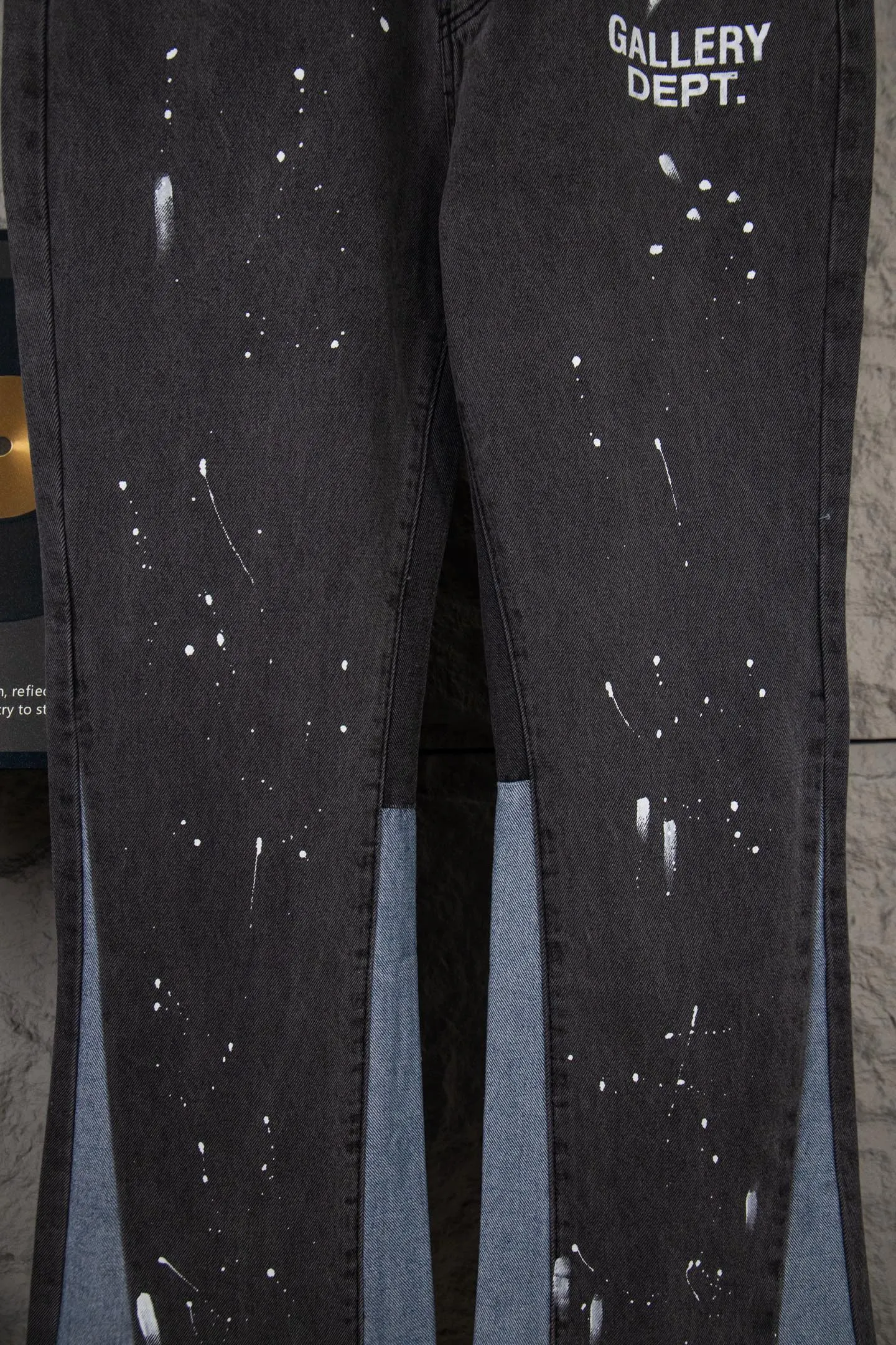 Style number: M401 P250 GALLERY DEPT. Spliced ​​ink splash denim print logo bell bottoms washed jeans Color: black blue Code number: 28 30 32 34